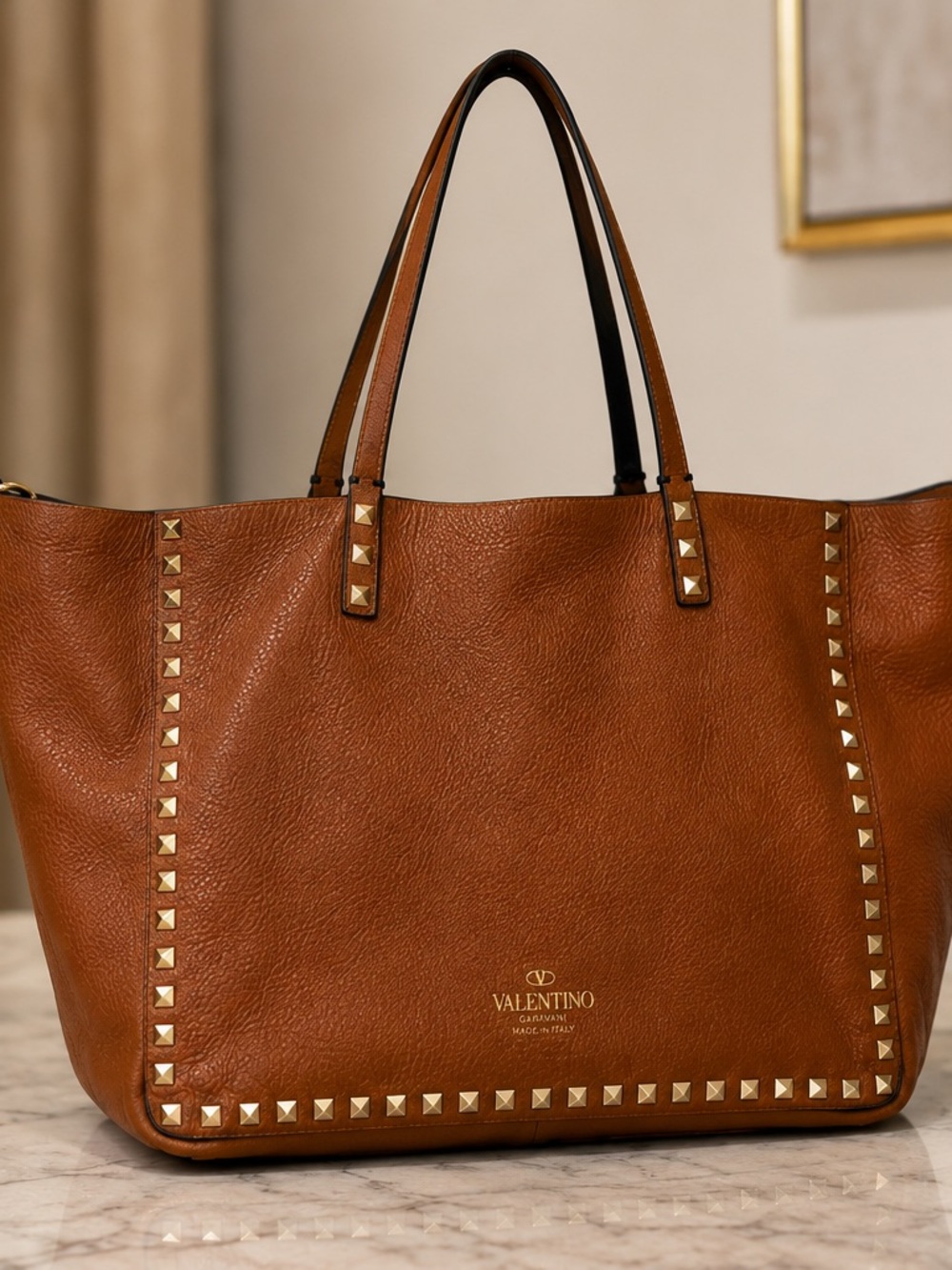 Valentino Garavani Rockstud Reversible Tote Bag 100% Authentic . Limited Edition